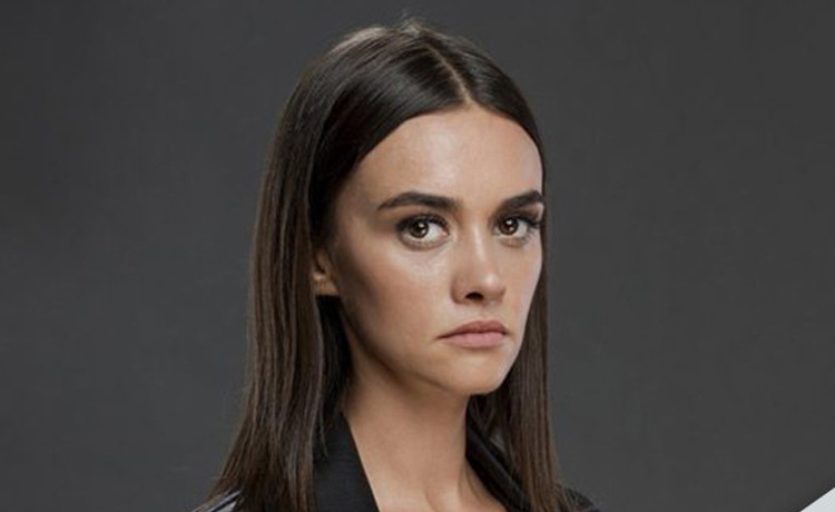 hande-soral-kimdir-aslen-nereli-esi-turw-cover.jpg