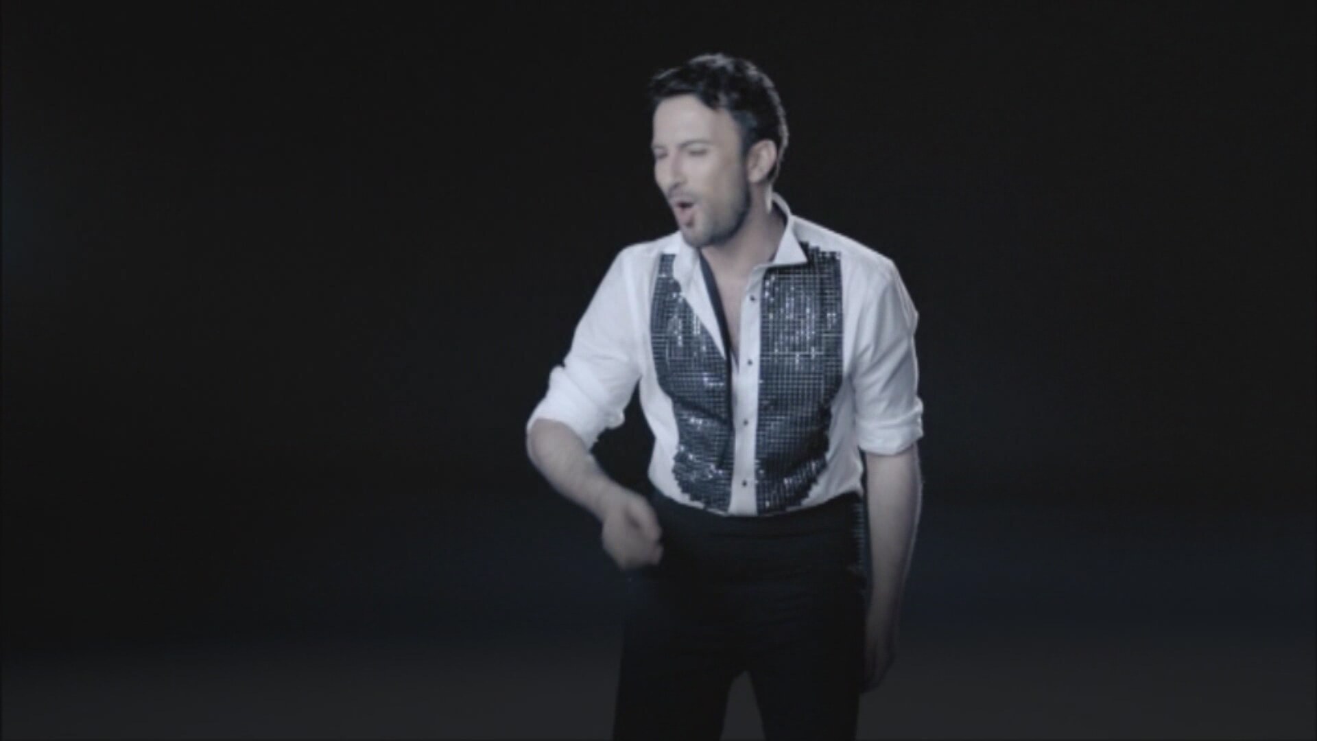 ozan-colakoglu-feat-tarkan-ask-gitti-bizden-7710103-46160-1920x1080.jpg
