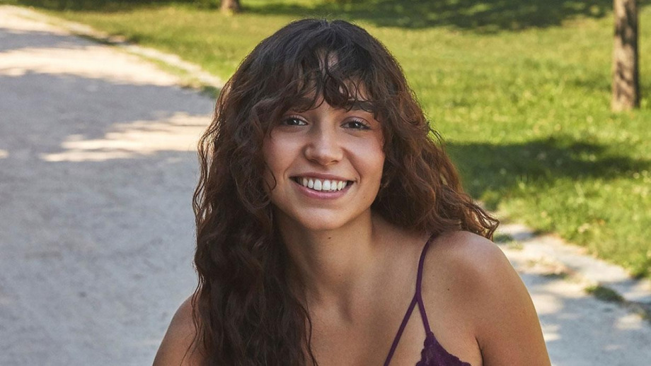 zeynep-bastikin-hayali-ik-988.jpg