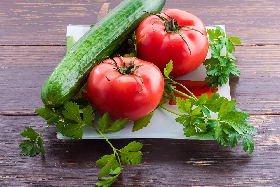 tomatoes-4631191-960-720.jpg