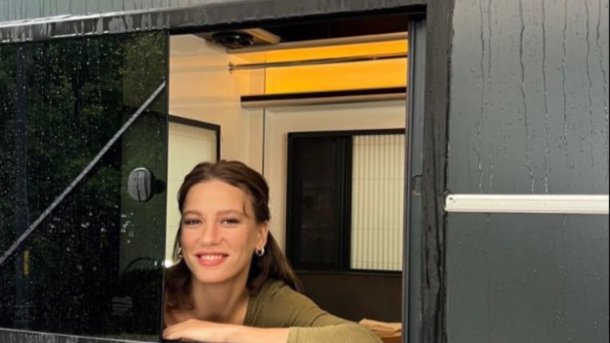 serenay-sarikaya-karavanda-abc68930-w1200xh675.jpg