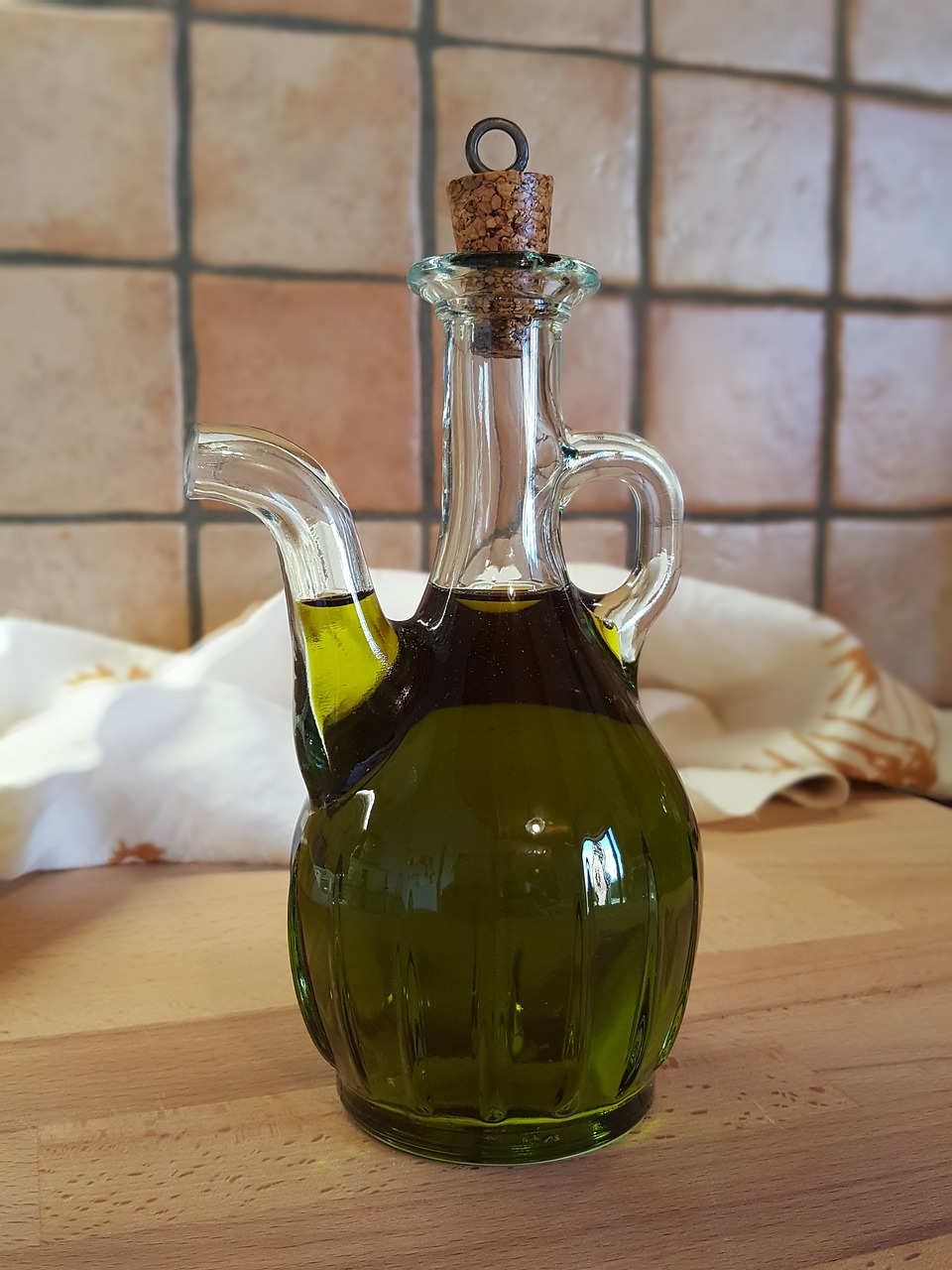 extra-virgin-olive-oil-3983655-1280.jpg