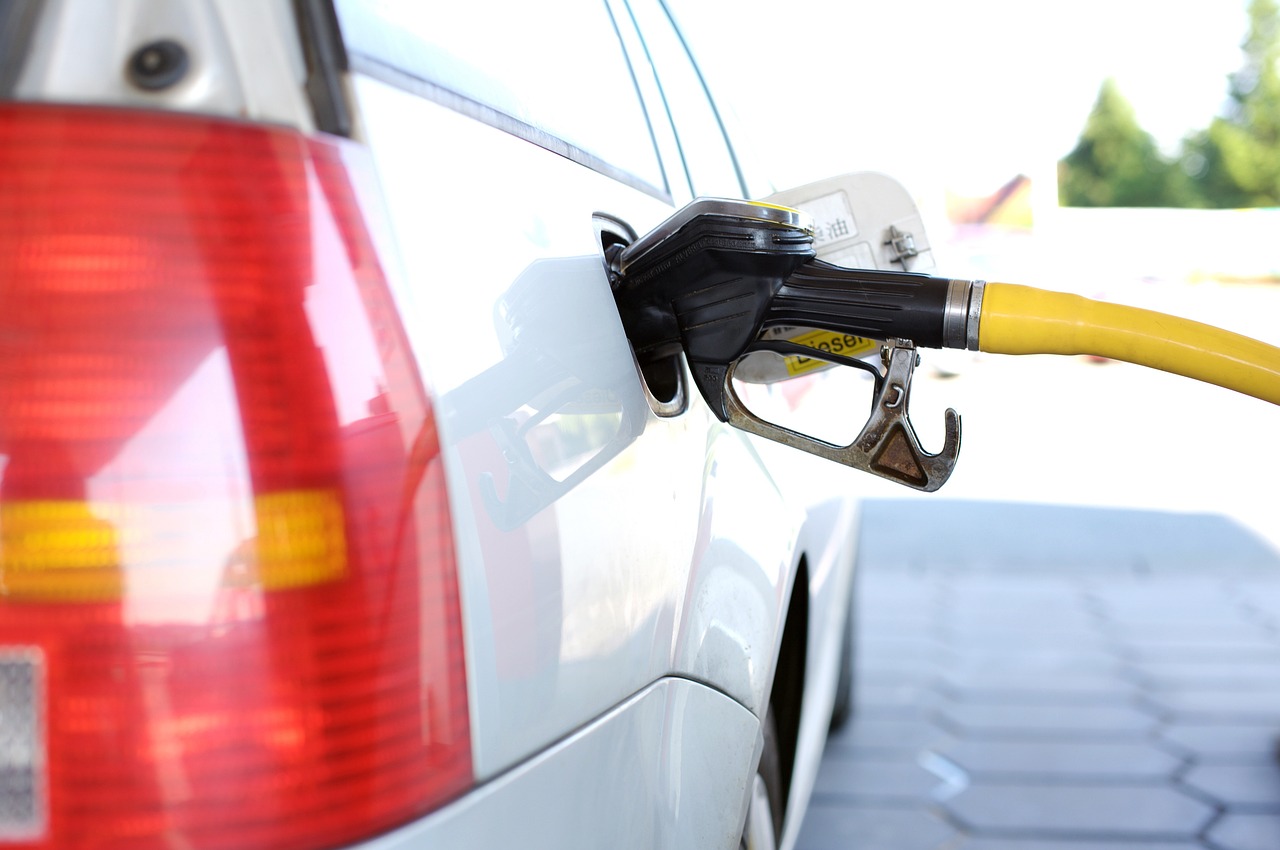 refuel-2157211-1280.jpg