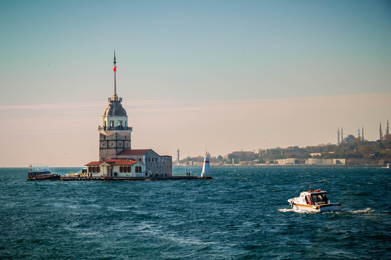maiden-tower-7403849-1280.jpg