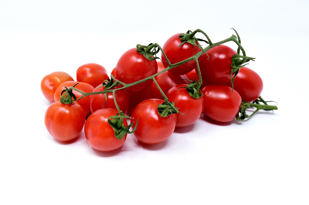 tomatoes-3121960-1280.jpg