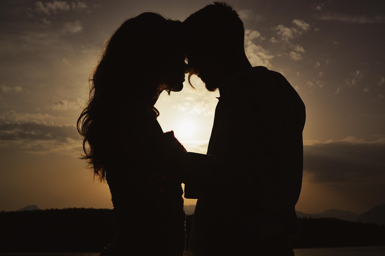 valentines-day-background-6548045-1280.jpg