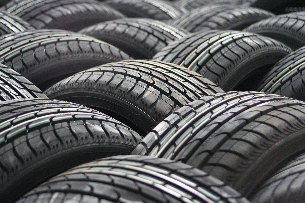 car-tyres-63928-1280.jpg