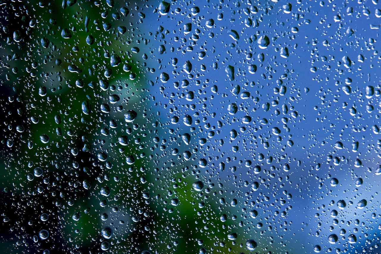 raindrop-6544618-1280.jpg