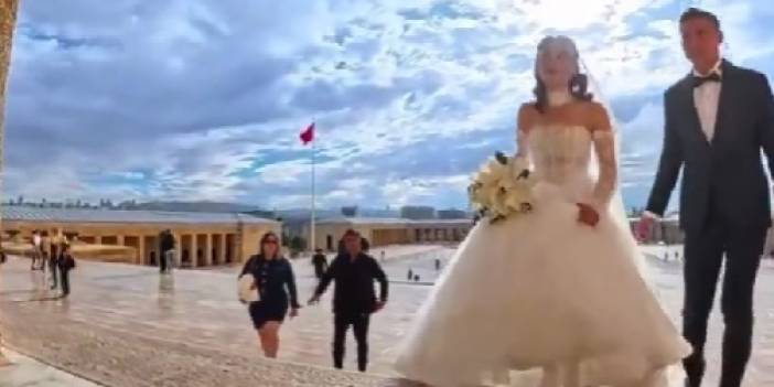 Atatürk sevdası: Yeni evliler Anıtkabir'e giderek Atatürk’e dua etti